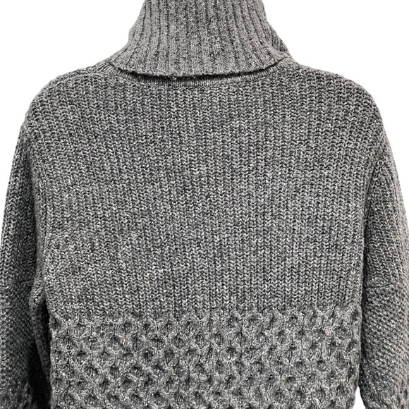 Banana Republic Gray Multi Textured Fringe Long Turtleneck Sweater Size Medium - Picture 6 of 10